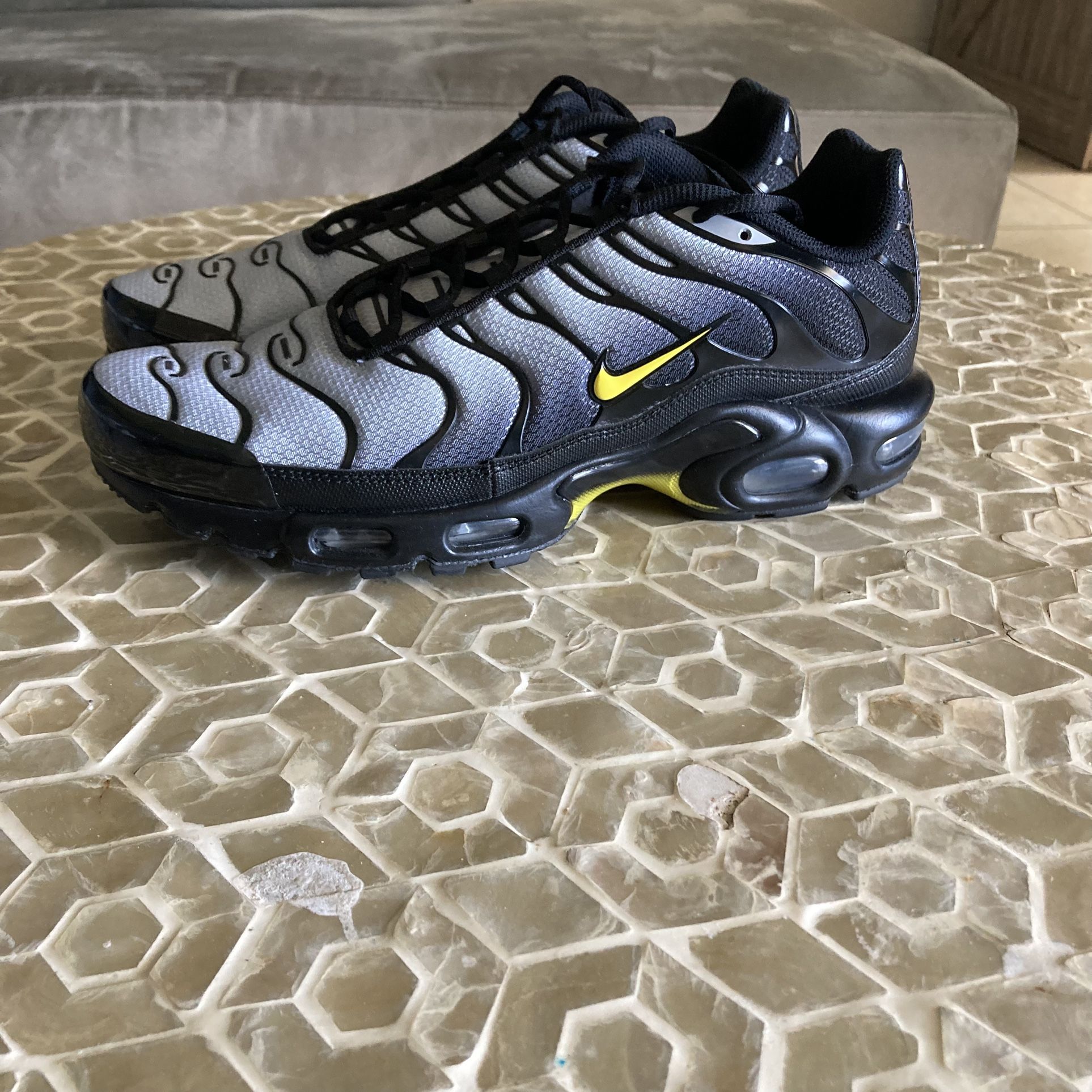 NEW! Nike Air Max Plus in Wolf Grey/Opti/Yellow (10.5)