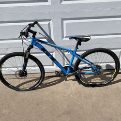 GT Aggressor Pro Mountain Bike Medium Frame