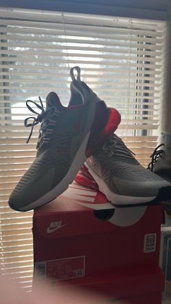 Nike v2k sz10.5 air max 270 sz 10.5