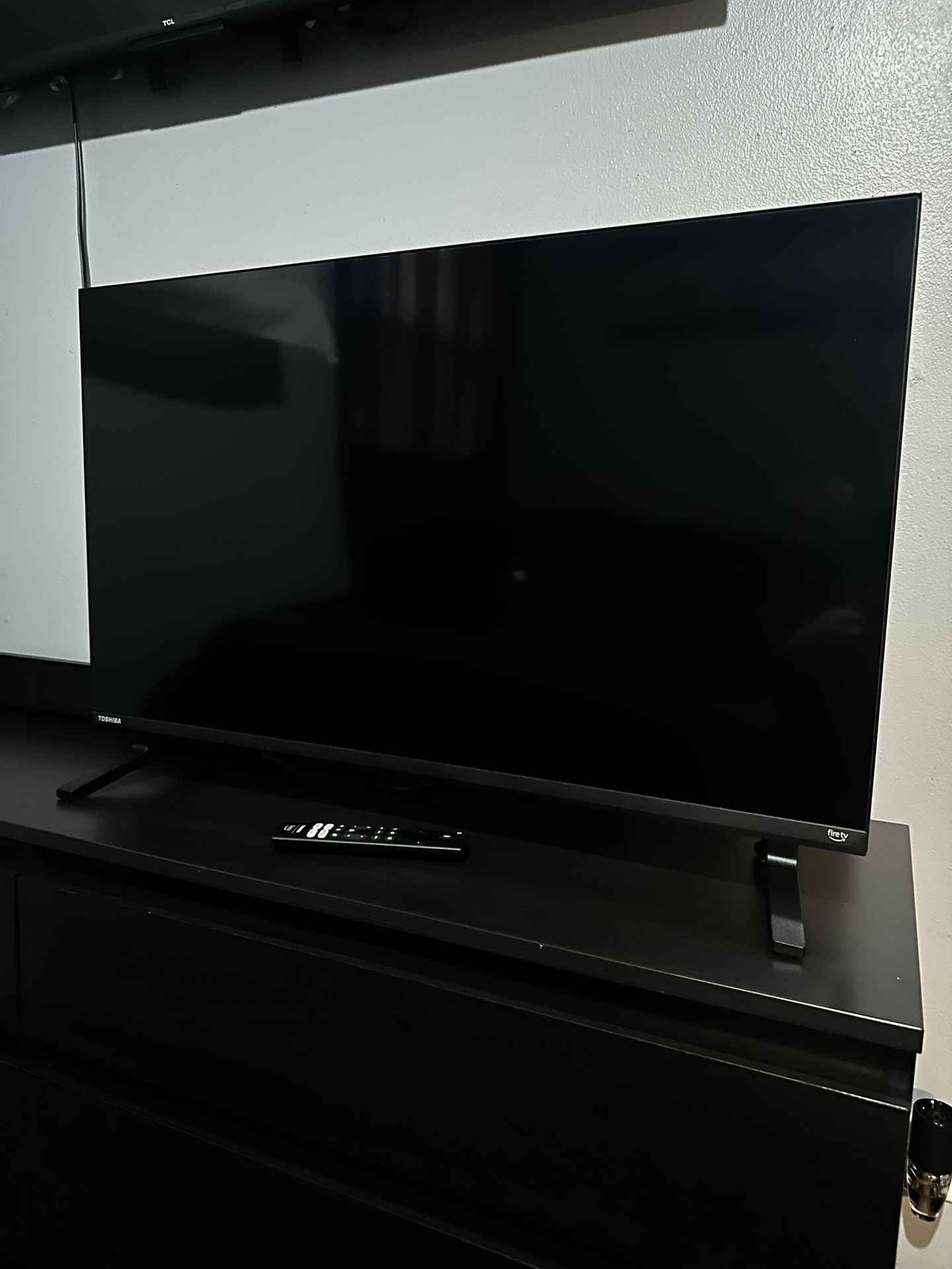 Toshiba Fire Tv With Remote 35in 