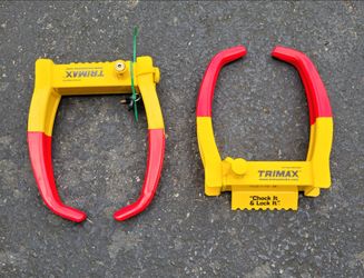 Trimax TCL75 Deluxe Universal Wheel Chock Lock