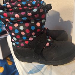Youth Boots Great For Winter Size 4Y