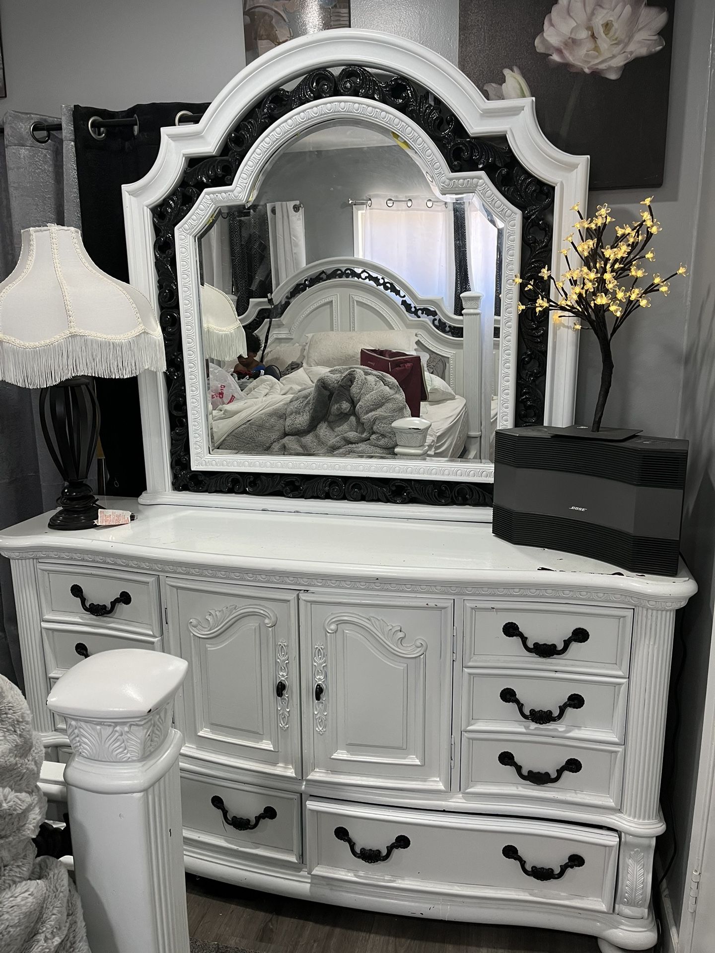Dresser With Mirror