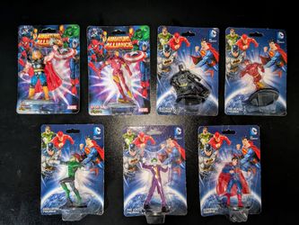 DC & Marvel Comics Mini Figurines