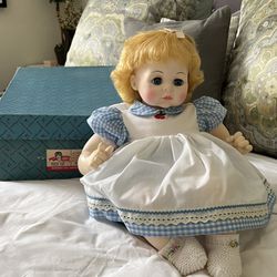 Madame Alexander Pussy Cat Baby Doll #6246 Vintage Antique Collectible 