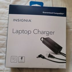Insignia Universal 90W Laptop Charger for Acer, HP, Lenovo, Dell NS-PWLC591