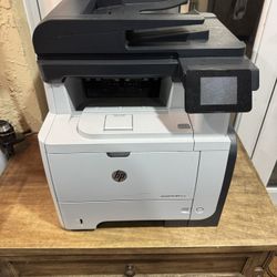 HP LaserJet Pro MFP M521dn 