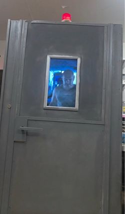 Halloween animatronic door