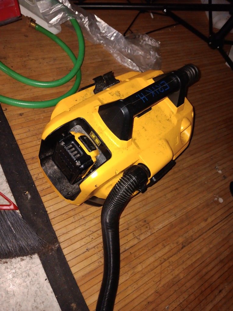 Dewalt Mini Electric Wet-dry PVACUUM