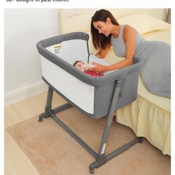 AMKE Baby Bassinet 