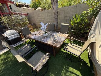 Patio  outdoor dining set brand new