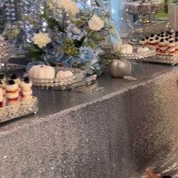 Table cloth crosses