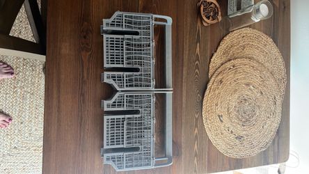 Dishwasher caddy for silverware