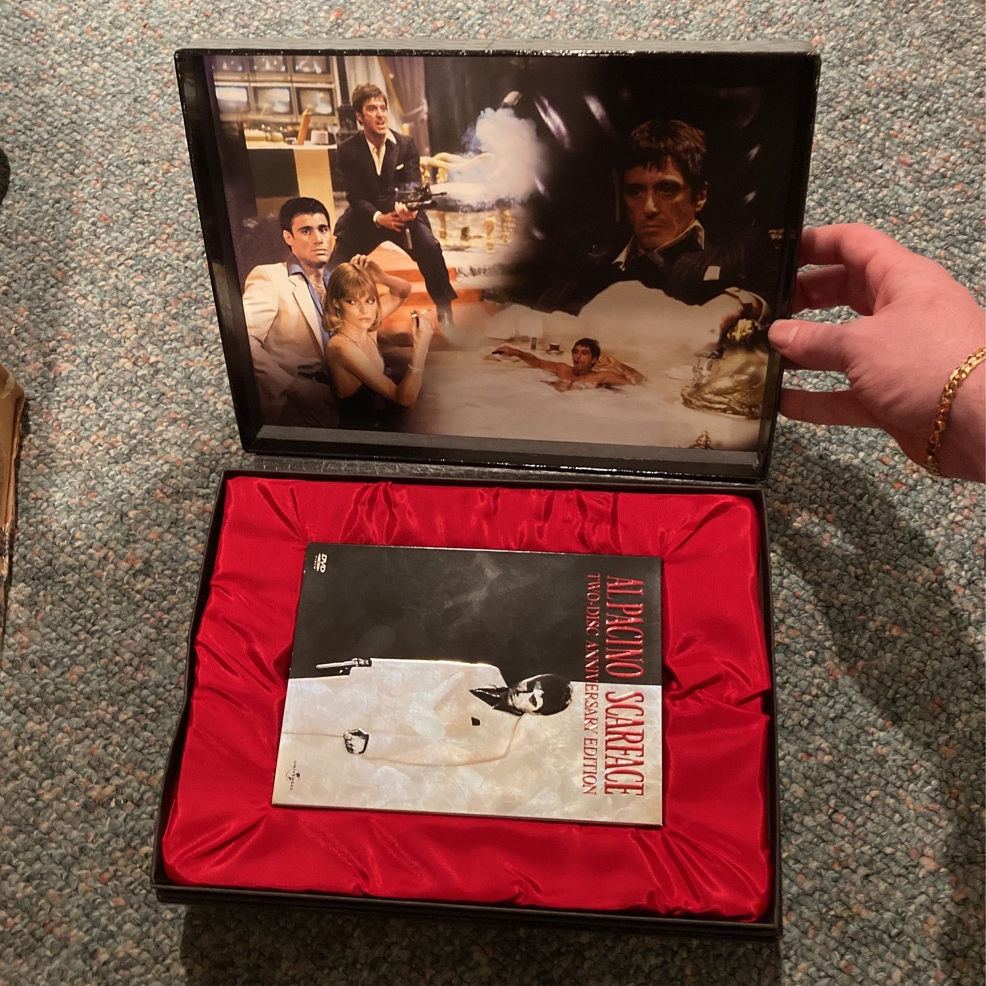 Scarface Deluxe DVD gift Set