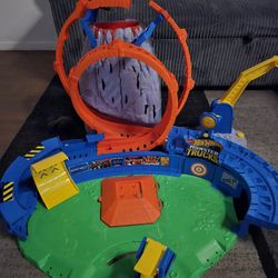 Hot Wheels Monster Truck Track 