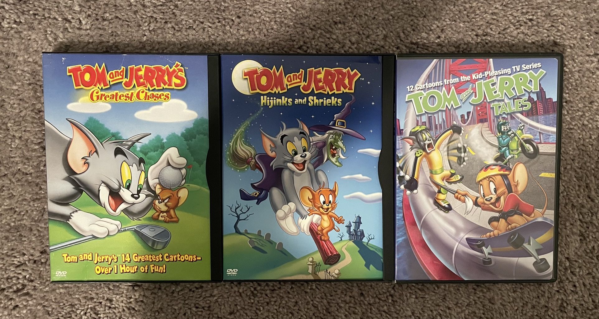 Assorted Tom and Jerry dvds (READ DESCRIPTION )