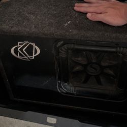 Kicker L5 1kWatt Subwoofer with a Amp and full complete wiring kit