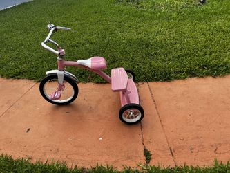 Pink Tricycle Radio Flyer Classic 10” Ages 2-4… Front Wheels Steel Frame… $45
