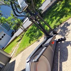 Pro-Form ELLIPTICAL excellent condition!