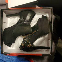 High Heels 7.5 G By Guess