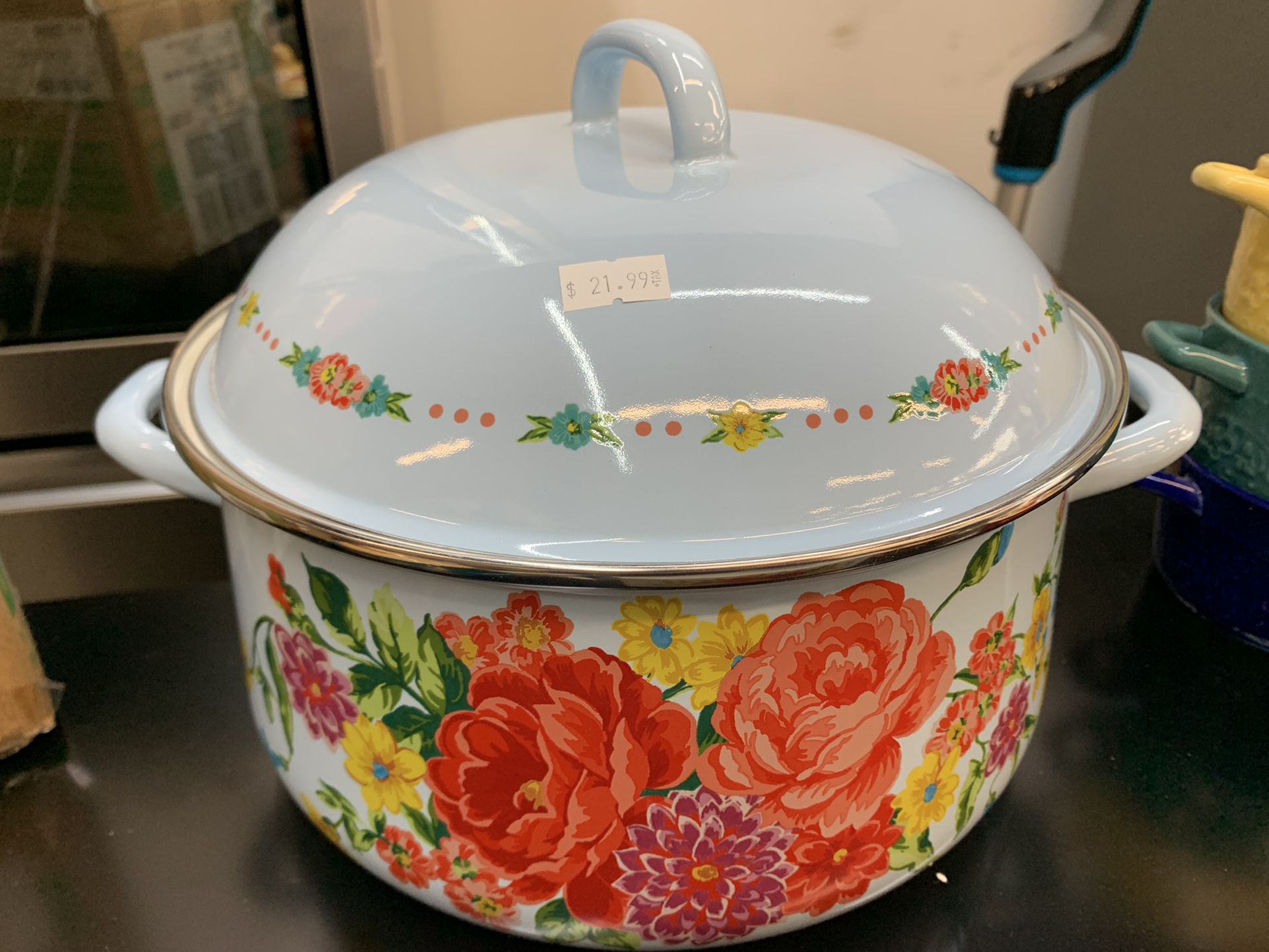 The Pioneer Woman 4 Quart Ice Cream Maker, Sweet Rose for Sale in San  Diego, CA - OfferUp