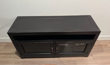 TV & Entertainment Stand