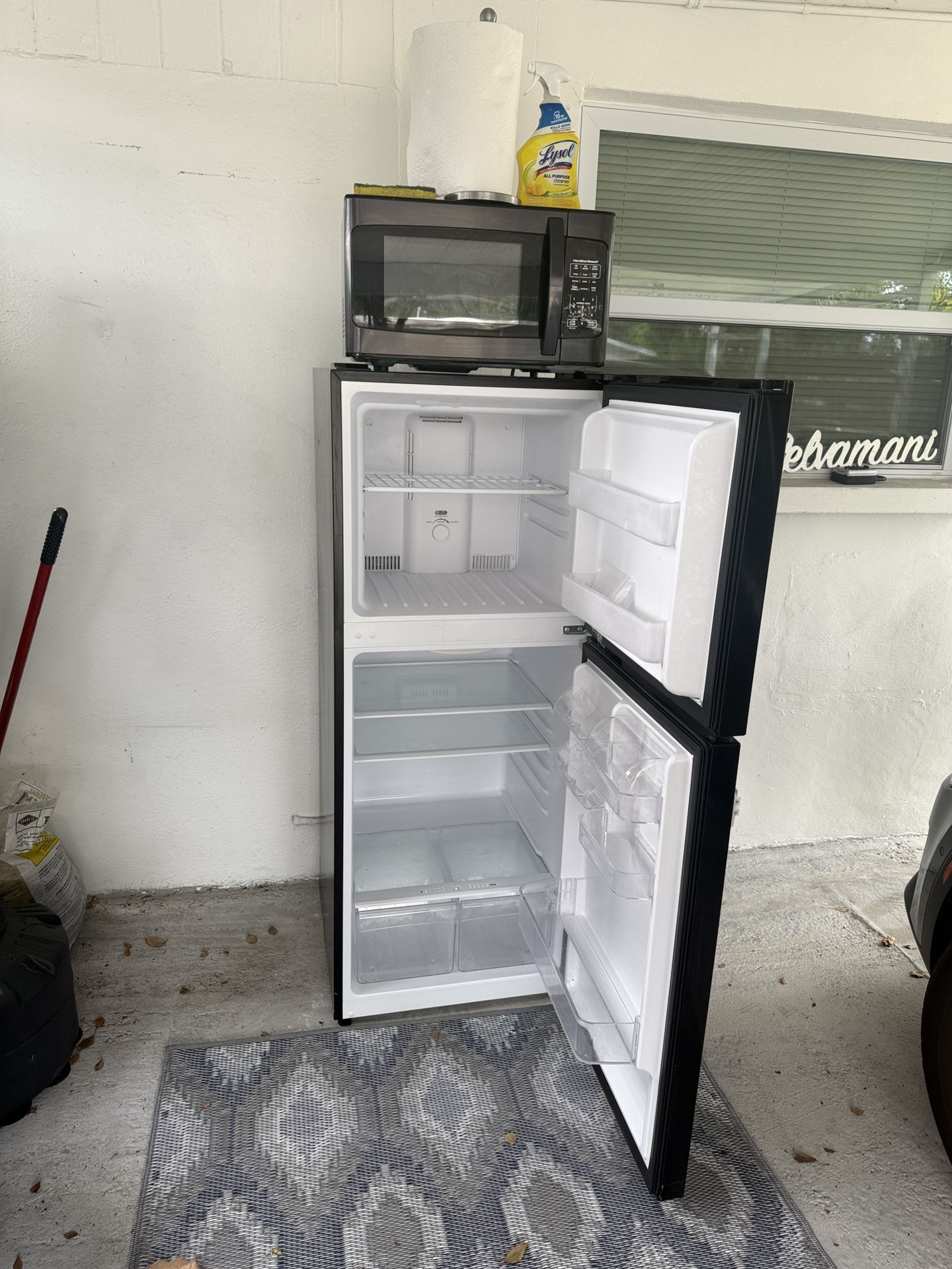 Refrigerator and Top Freezer
