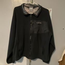 6 XL Columbia Fleece Jackets, 2 Pull Over $ 4 Zippered