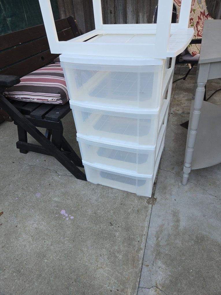 4 Drawer  Storage Bin Very Nice