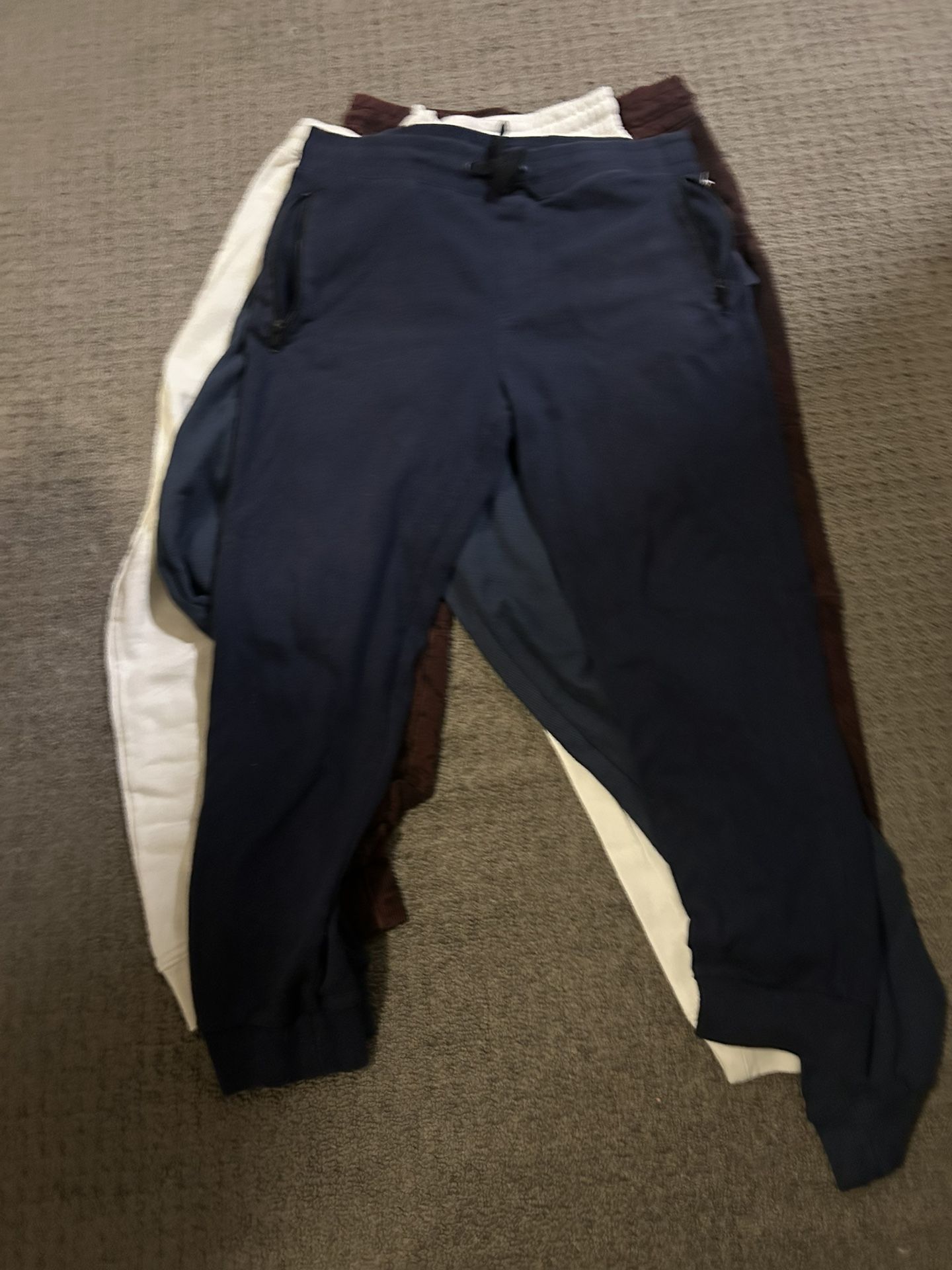 4 pairs of joggers