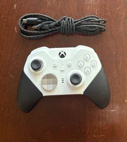 Xbox Elite Wireless Controller Series 2 – Core