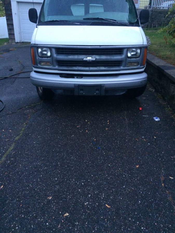 2001 Chevy 5.7 5.0 parting out let me know what you need Transmission is available engine is no good extended van