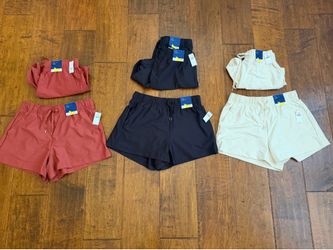 Women’s Shorts Size Small **BRAND NEW**