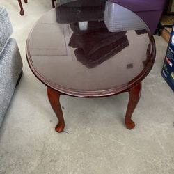 Beautiful Vintage Coffee Table And End Table For Sale!