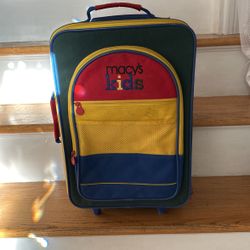Suitcase - Kids - Great Condition - Carry On