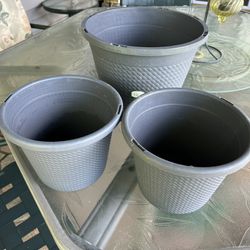 Set of 3 planting gray pots