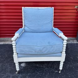BLUE CHAIR/ Roundhill Furniture Belvoir Upholstered Spool Accent Chair with Turned Wood Frame/ Delivery Negotiab