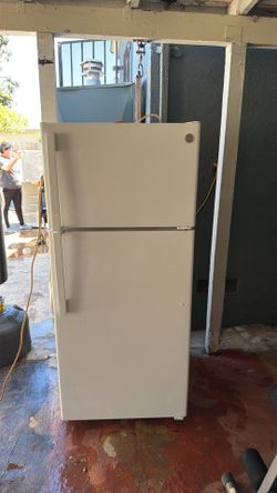 GE Refrigerator