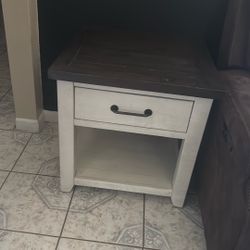 2side tables 