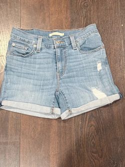 Levi’s Mid Length Shorts Women’s Size 25 1011