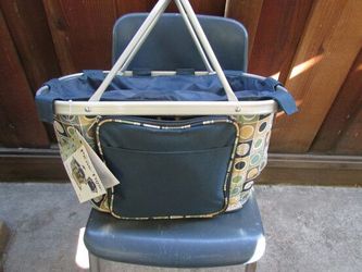 Picnic Time basket, new, good for camping or use at home.