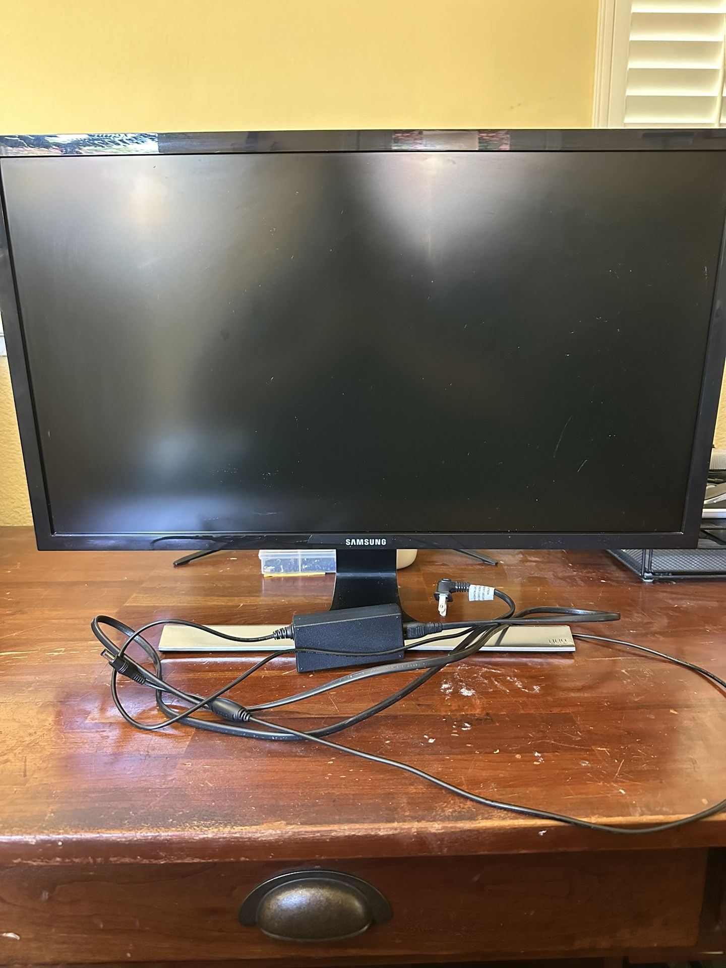 SAMSUNG U28E590D 28-Inch 4k UHD LED-Lit Monitor