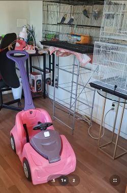 BEAUTIFUL CAR for kids very good condition
