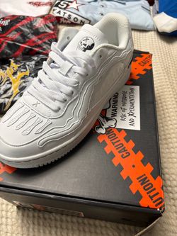 8 BrandX Men White Low-Top Sneakers with Skull Detail