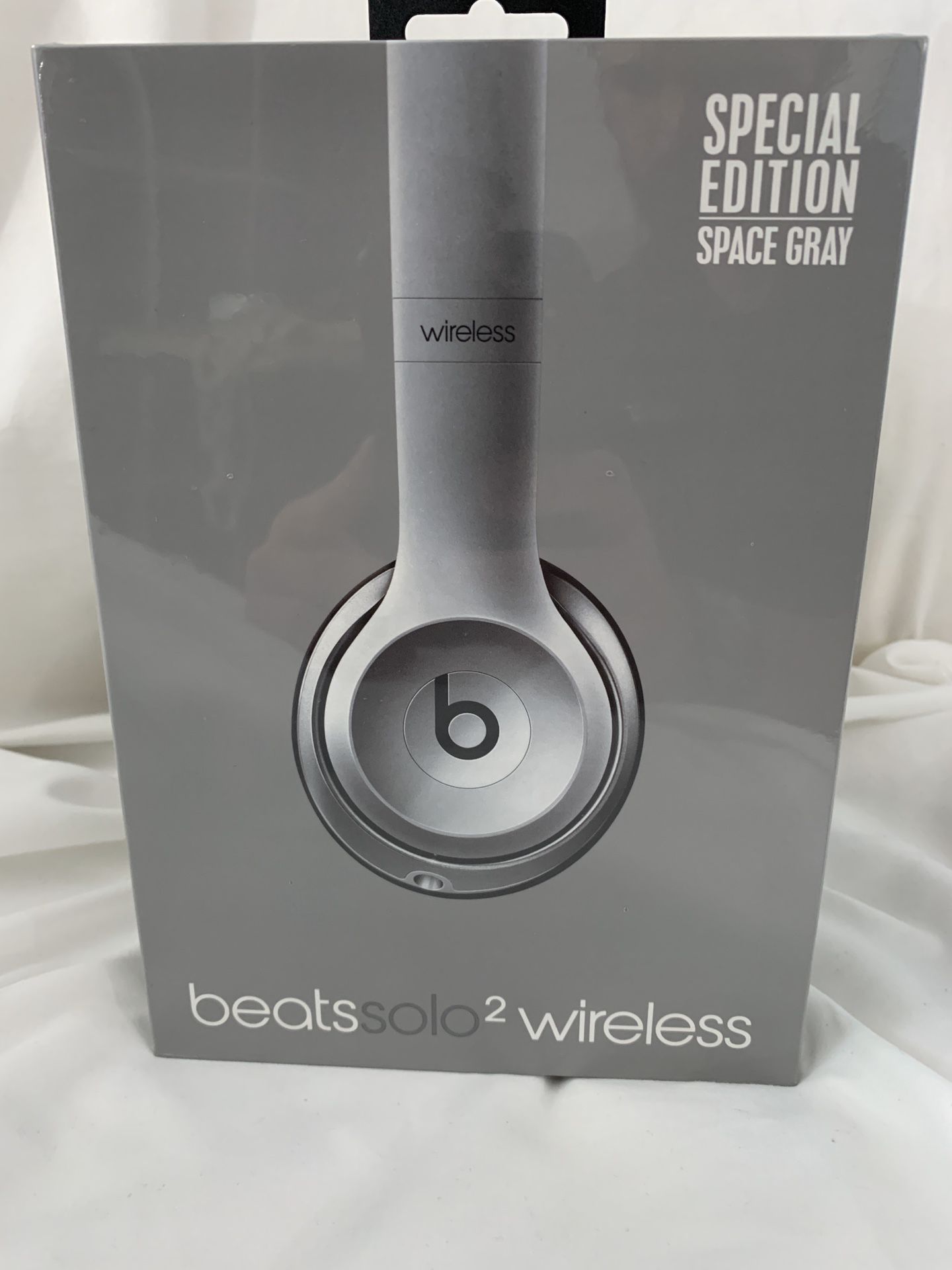 BRAND NEW Beats Solo2 Wireless Headphones - Special Edition