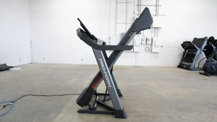 2021 Excellent Condition Fitbit Proform Pro 9000 Folding Treadmill 21in Display - Los Angeles, CA