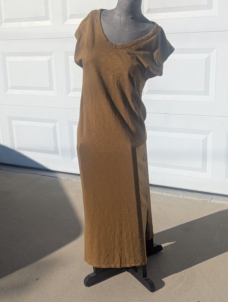Universal Thread women's T-shirt dress. Loose fit, Gold brown color, size S