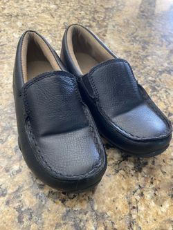 Dress shoes