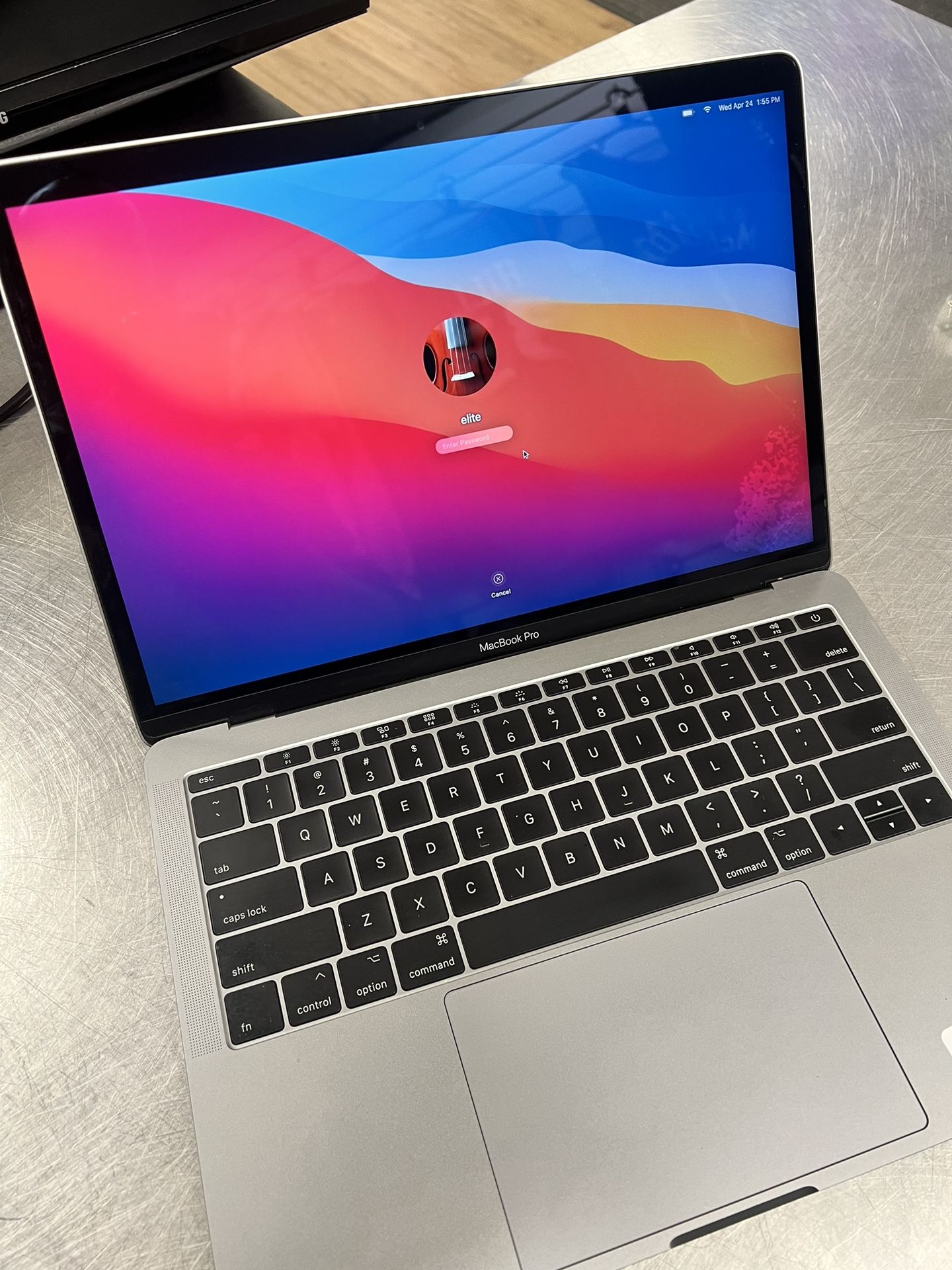 MacBook Pro 2017 i5/8gb Laptop 178345