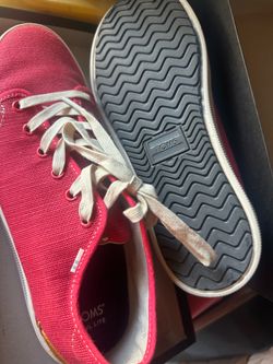New TOMS sz 8